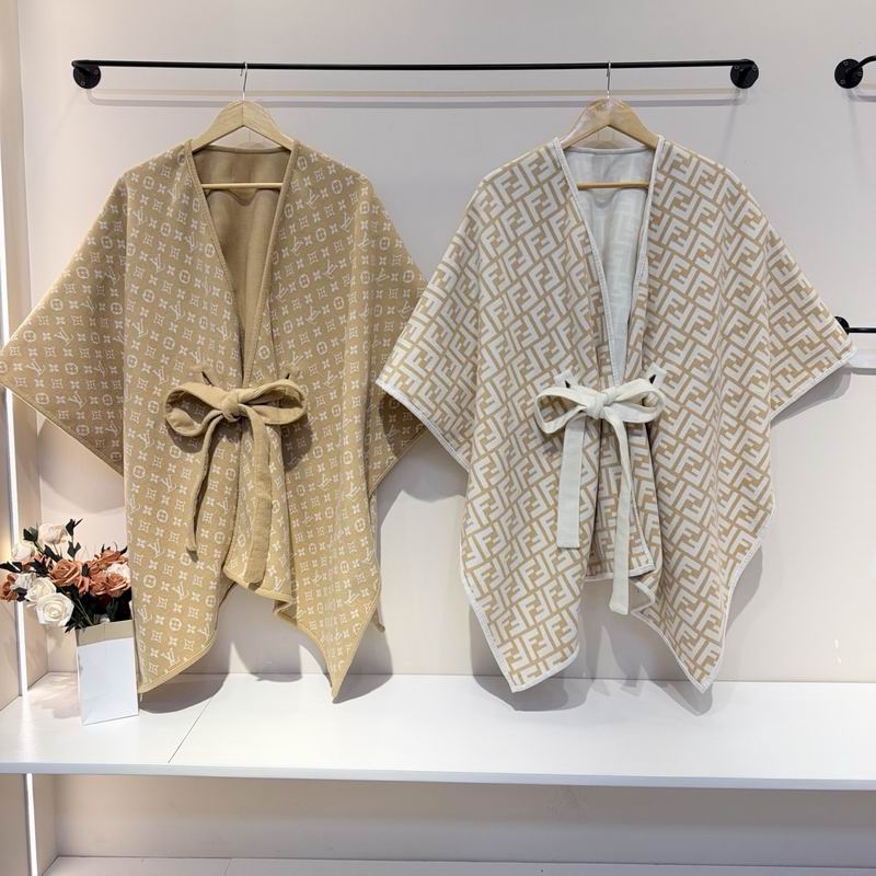 Fendi cloak E081321
